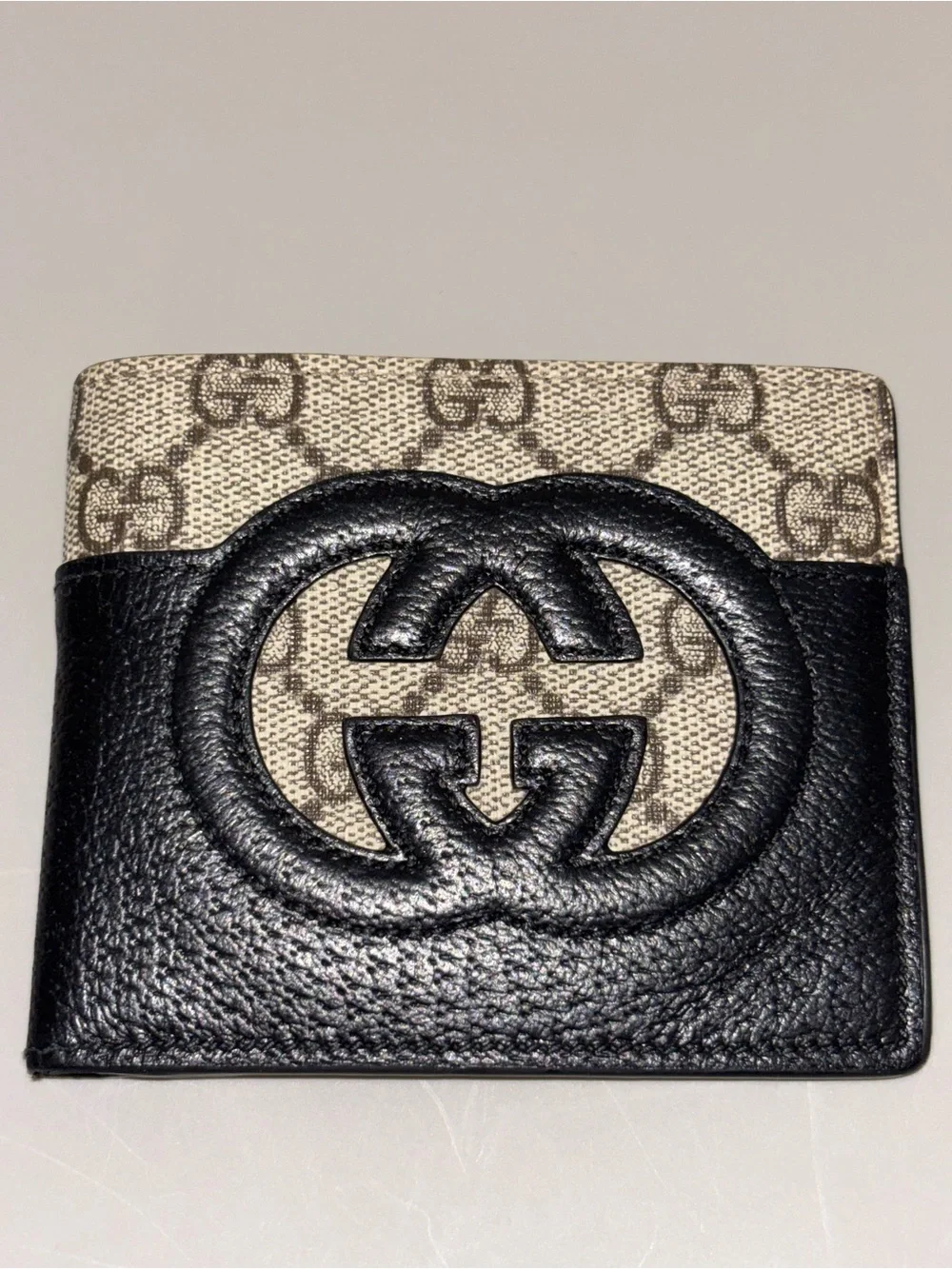 Gucci Black and Beige GG Supreme Leather Card Holder